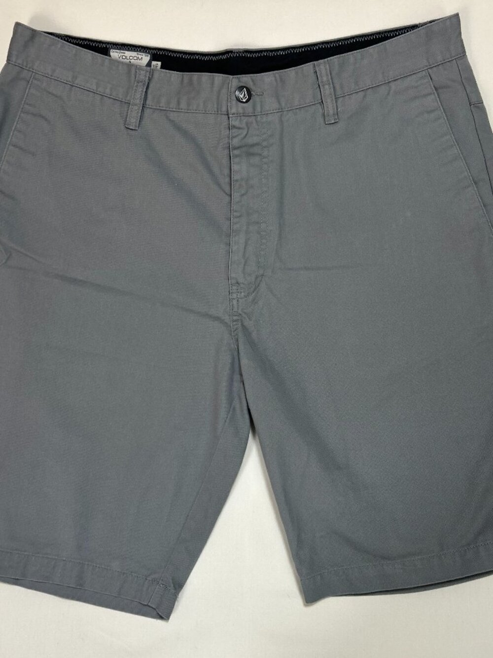 Volcom Corpo Class Shorts; Size 36; Gray; 60% Cotton/40% Polyester;